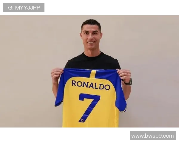C罗粉丝专属足球7号球衣设计诠释与魅力展现